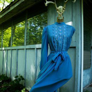 1970s Blue Long Sleeve Floral Lace Panel Insert Dress by Cathy Sue